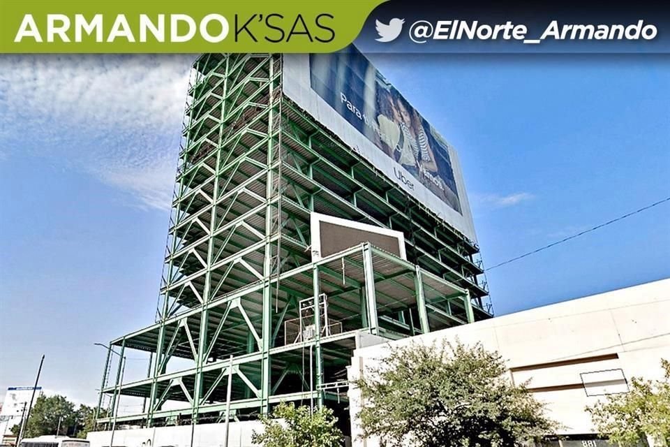 Luego de haber sido una construcción inconclusa por años, el proyecto de una torre en el Centro de Monterrey se pone a la venta.