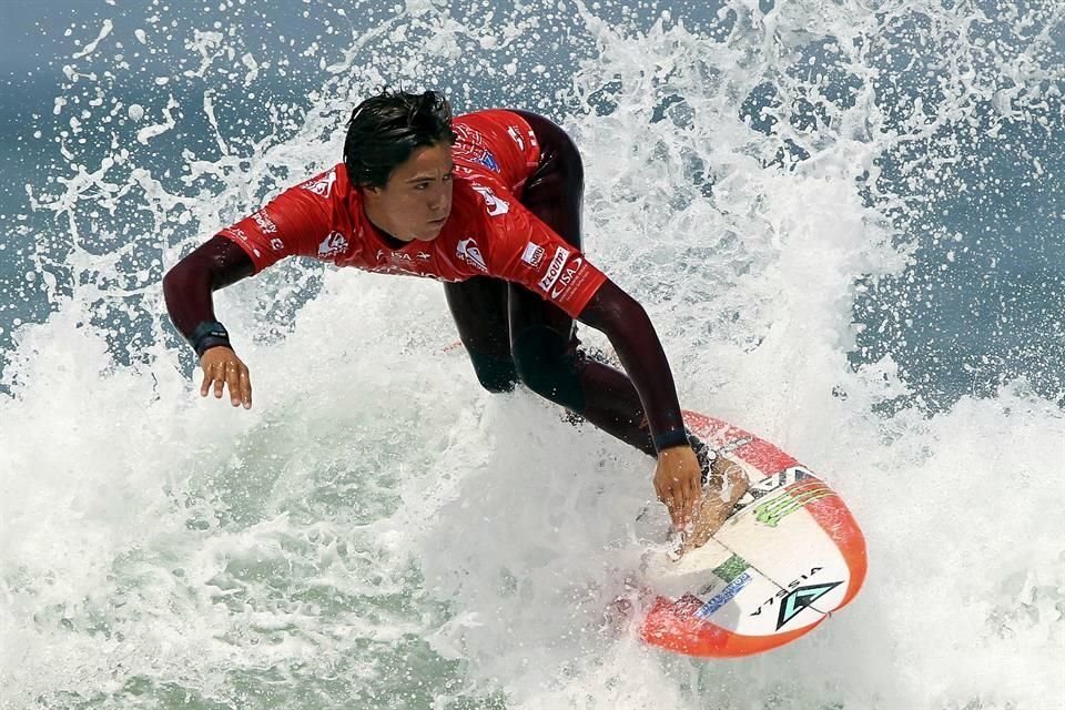 Jhony Corzo se coronó campeón durante la final del ISA World Surfing Games, en 2017.