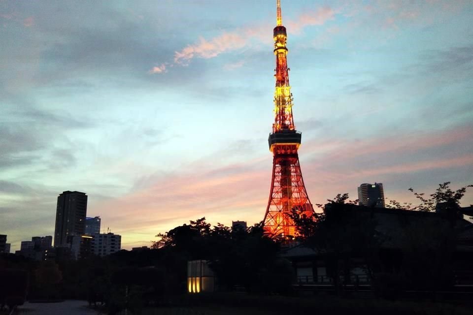 La Torre de Tokio, inaugurada en 1958, fue diseñada inicialmente como antena de radio y televisión, según datos del Gobierno Metropolitano de Tokio.
