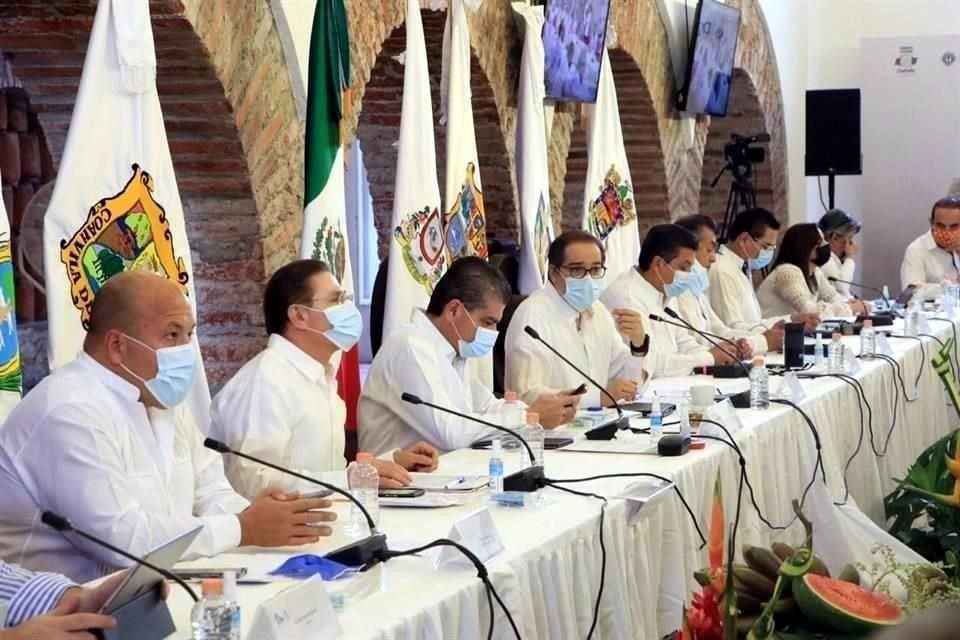 Siete Gobernadores, como el de Jalisco y NL, dijeron que Gobierno federal no los consult para reactivacin y advirtieron falta de recursos.