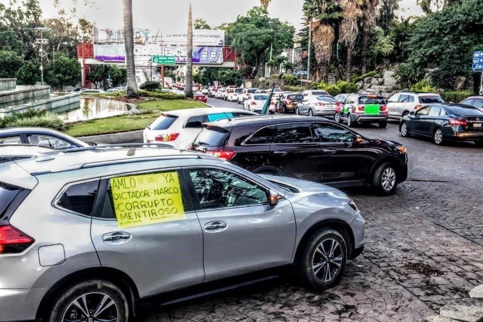 En Cuernavaca cientos de automovilistas se unieron al llamado de la jornada nacional.