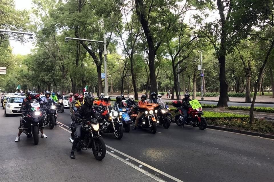 Motociclistas también se unieron a la caravana en la Ciudad de México.