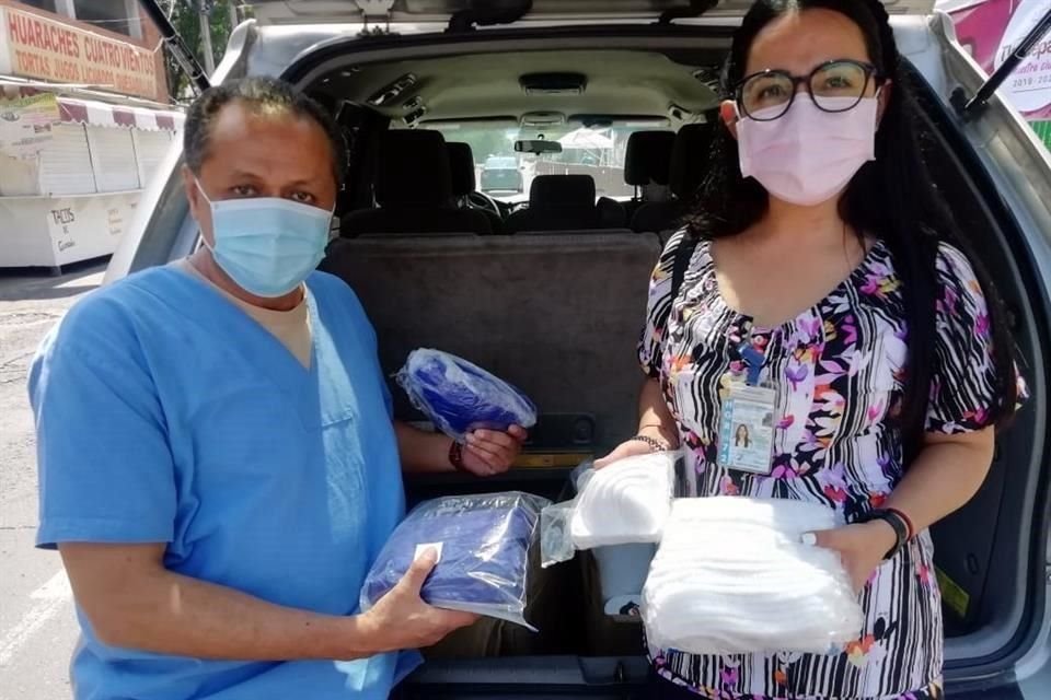 Vecinos de Coyoacán reparten insumos clínicos y apoyos económicos.
