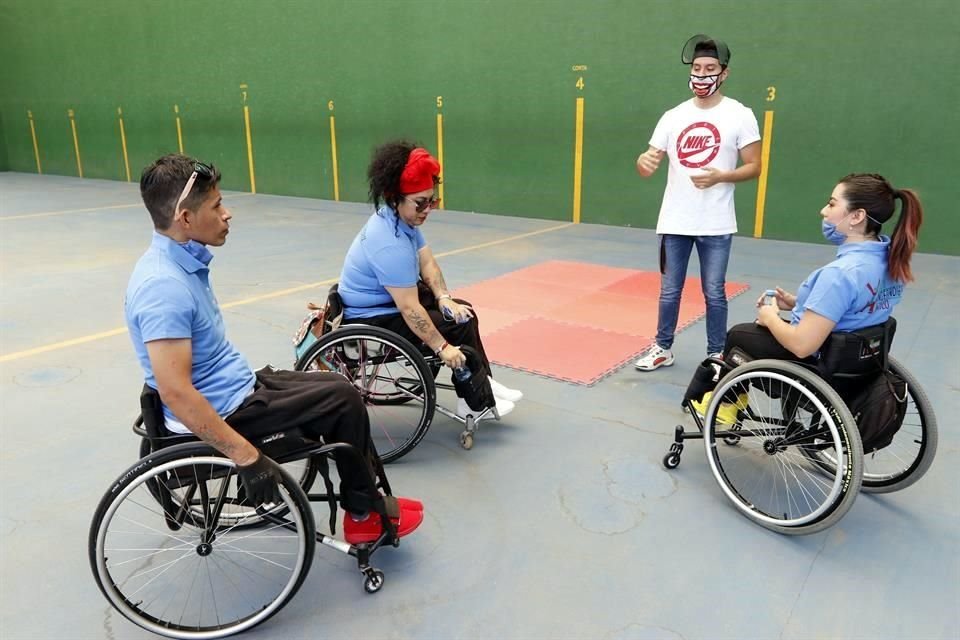 Las personas con discapacidad pueden entrenarse con programas en línea.