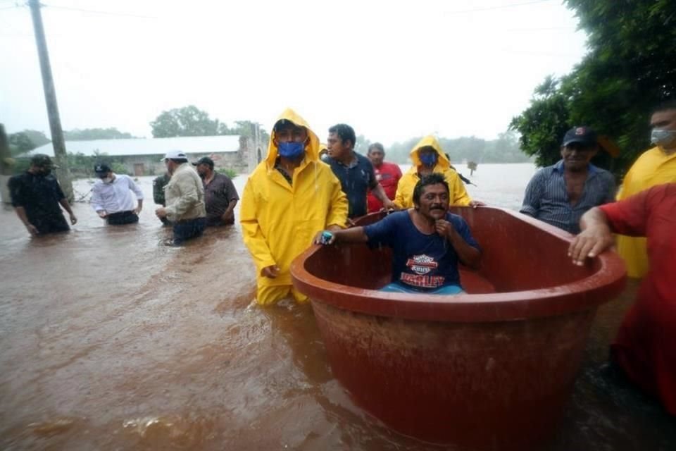 Inundaciones en la Comisaría de Cepeda en Tekax, Yucatán.