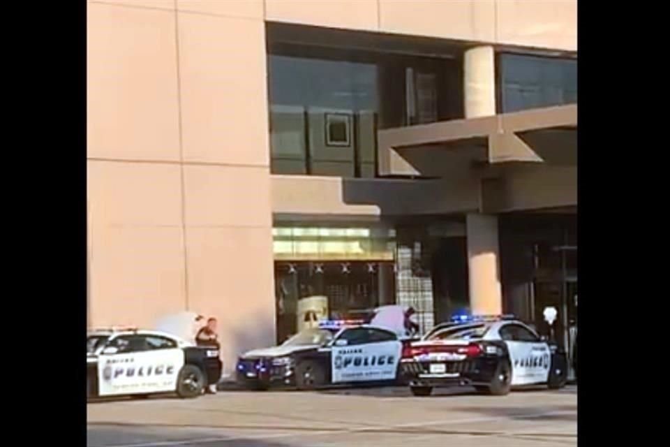 Un hombre resultó herido tras recibir un disparo en plaza Galleria Dallas, en Texas, informó la Policía local; no se reportan detenidos.
