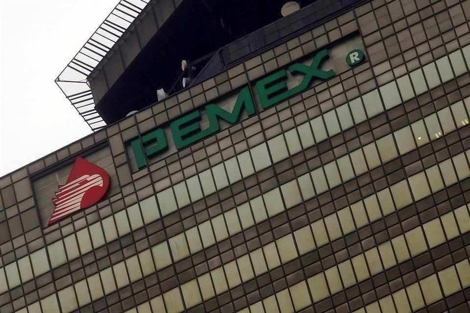 Argumentando secreto comercial y que filiales extranjeras no entran en Ley de Transparencia, Pemex ocultó contratos con empresa suiza Vitol.