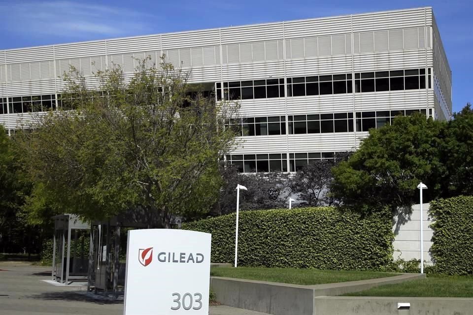 El tratamiento de remdesivir, que acorta tiempo de recuperación por Covid-19, costará 2 mil 340 dólares para personas con seguro en EU, anunció Gilead Sciences.
