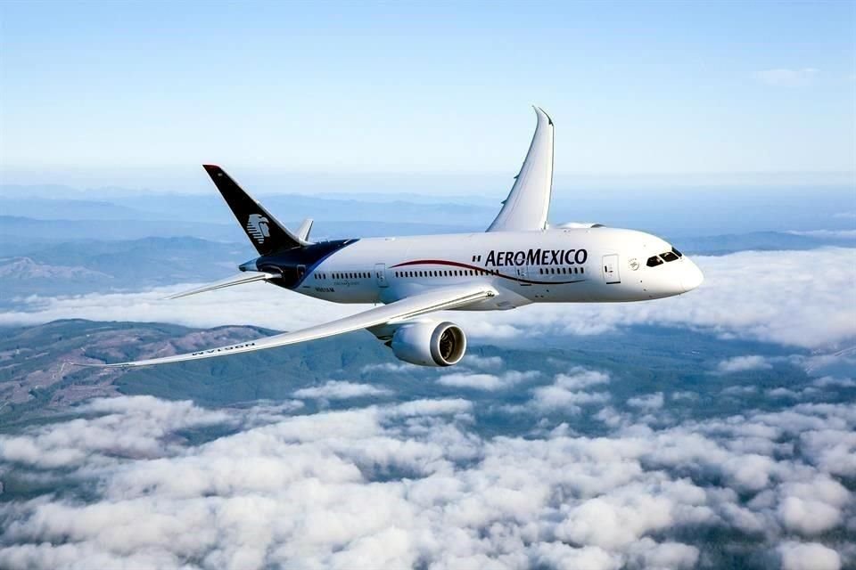Aeroméxico movilizó a un millón 744 mil pasajeros nacionales e internacionales en 2021.