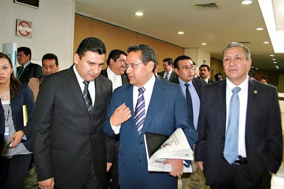 El 23 de febrero de 2009, el Gobernador Juan Manuel Oliva lo nombró encargado de despacho de la Procuraduría. Luego fue ratificado y ocupó ese cargo durante el interinato de Héctor López Santillana.