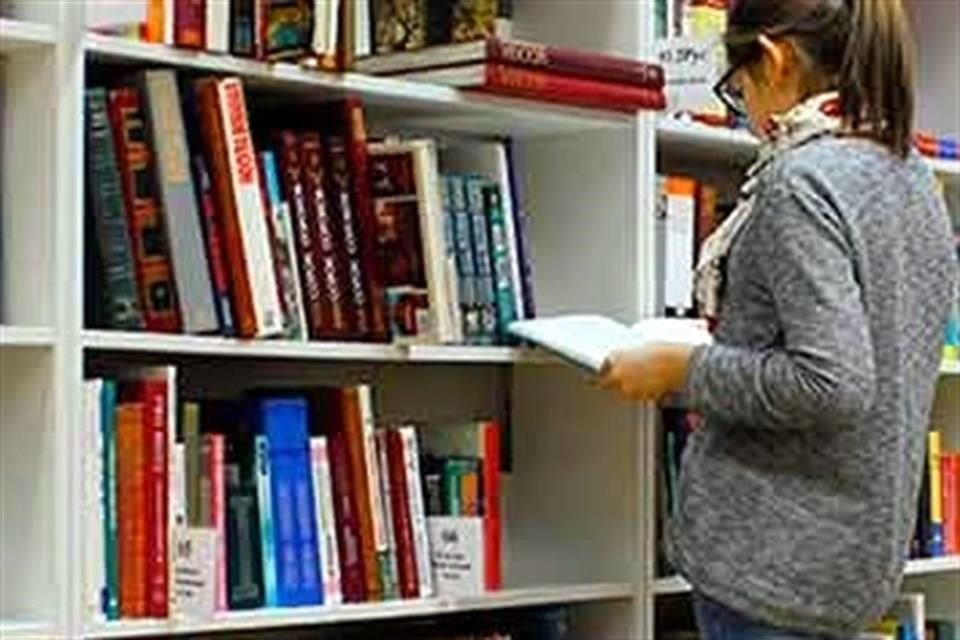 El protocolo recomienda que las bibliotecas de la casa de estudios ofrezcan el servicio de préstamo a domicilio con estantería cerrada.