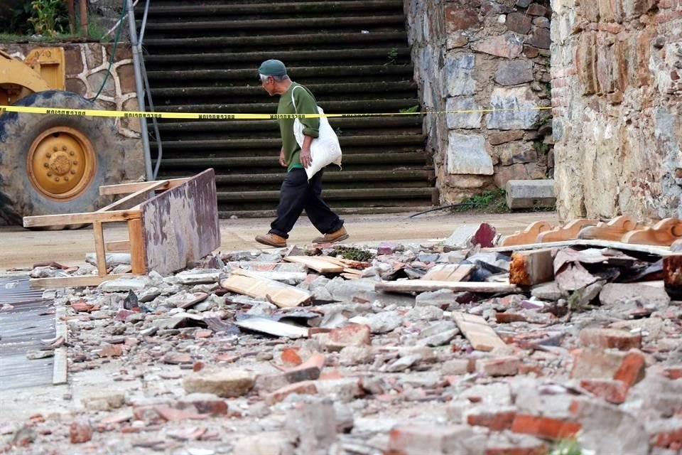 Daños provocados por el sismo en la localidad serrana de San Juan Ozolotepec.