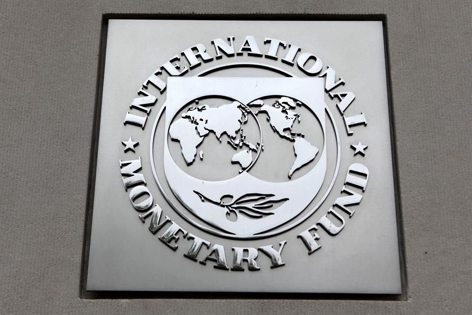 El FMI espera que la economía latinoamericana crezca 4.1 por ciento este año, cinco décimas más que lo pronosticado en octubre.
