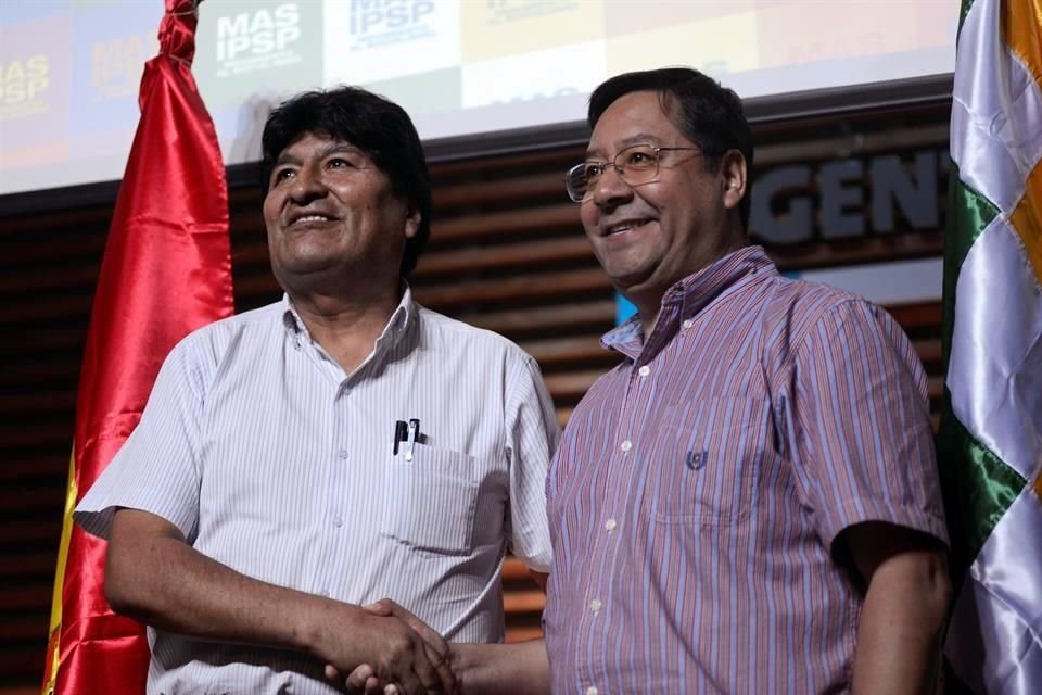 Evo Morales con el candidato presidencial del MAS, Luis Arce.
