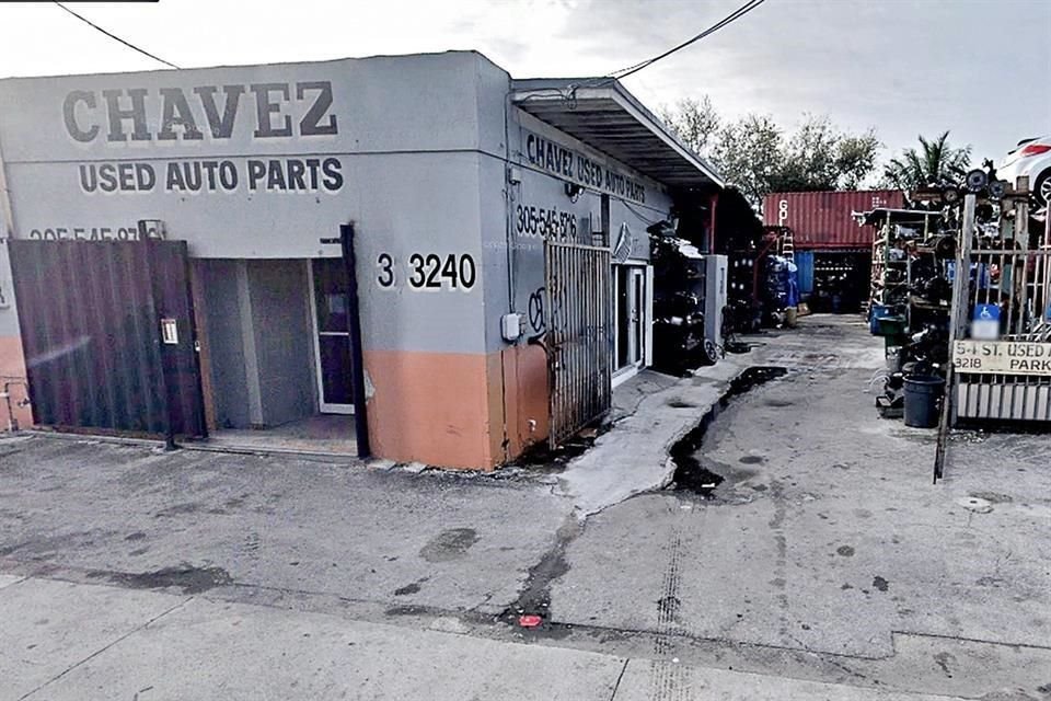 El ex Gobernador de Chihuahua fue detenido la tarde del miércoles en este negocio de autopoartes usada en Miami, Florida, a donde acudió a comprar una llanta.