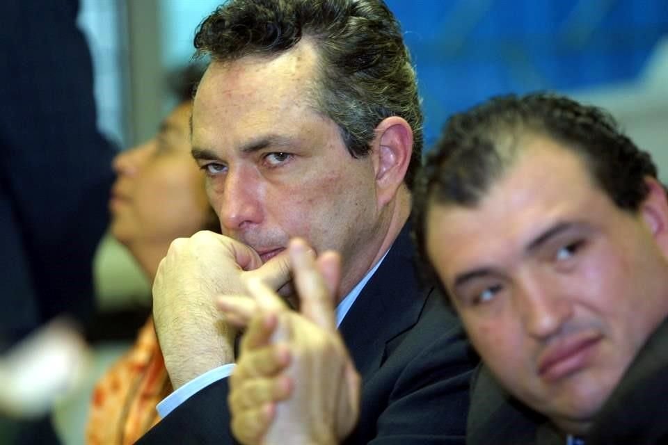 En 2001, el exbanquero Carlos Cabal Peniche presentó su declaración preparatoria por escrito, negando las acusaciones por diversos fraudes, en el Juzgado 41 del Reclusorio Norte.