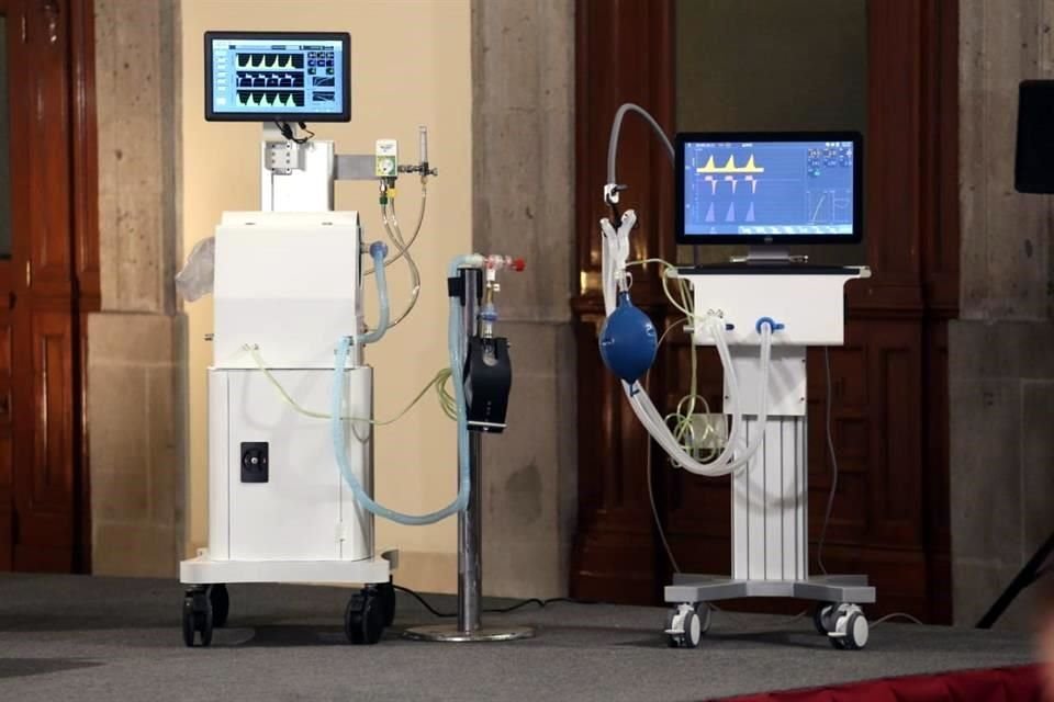 Conacyt presentó dos modelos de respiradores hechos en México.