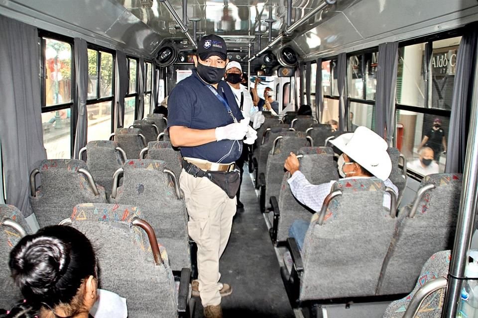 El Gobierno de Veracruz declaró el uso forzoso del cubrebocas en el transporte público.