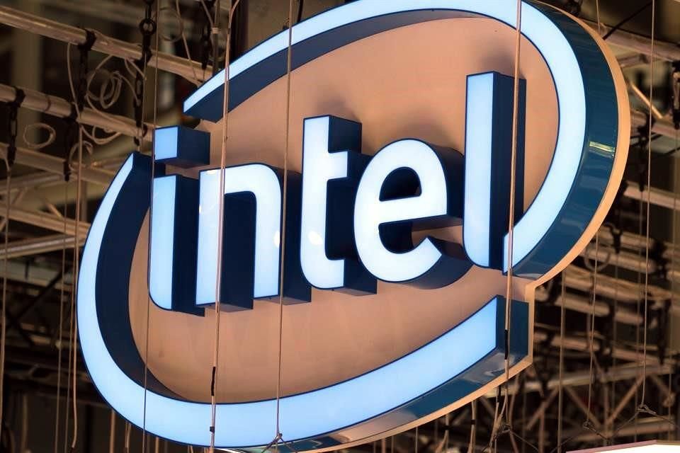 Intel anunció en marzo un plan de 20 mil millones de dólares para ampliar su capacidad de fabricación de chips avanzados, construyendo dos fábricas en Arizona.
