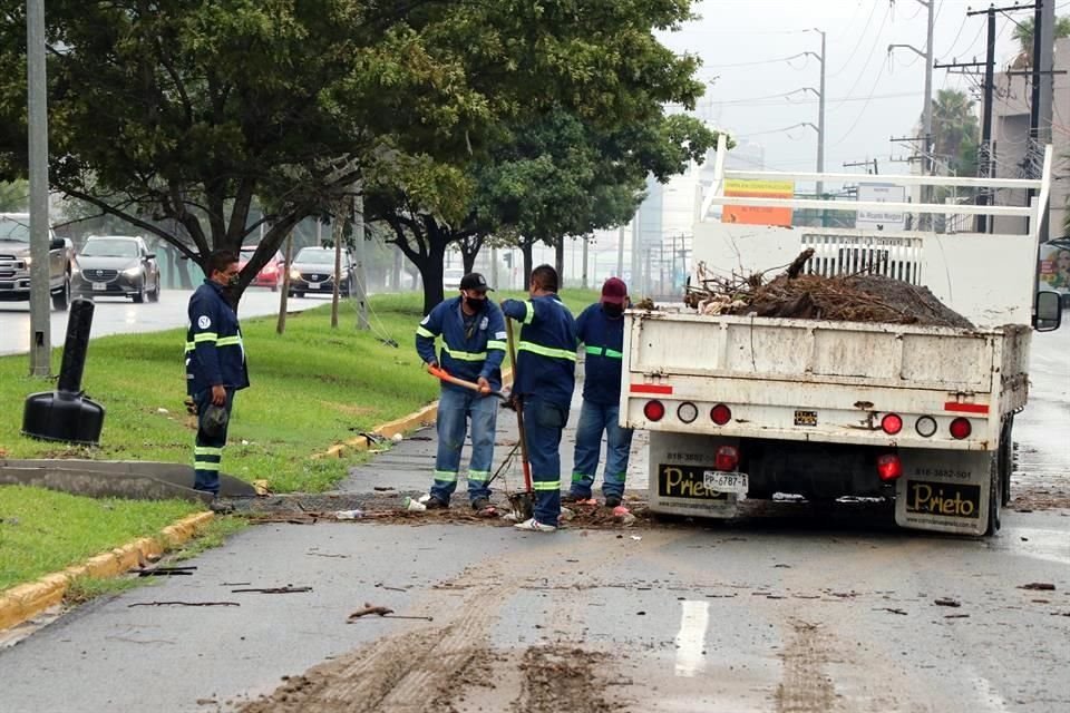 El Municipio de San Pedro informó que fueron recolectadas 30 toneladas de basura de alcantarillas y pluviales.