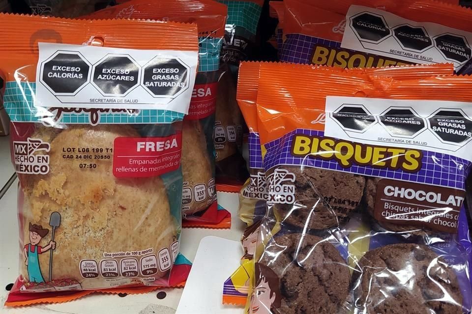 Algunos productos de la marca La Integral, como galletas y panes, tienen doble etiquetado.