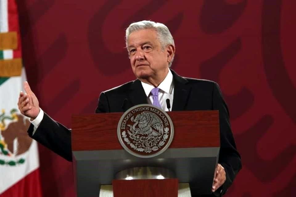 López Obrador afirmó que se busca que ciudadanas y no sólo diplomáticos representen a México en el exterior.