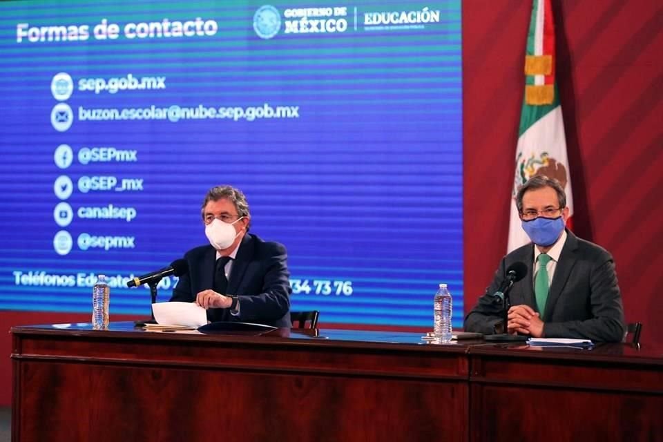 Juan Pablo Arroyo, subsecretario de Educación Media Superior, y Esteban Moctezuma, titular de la SEP.
