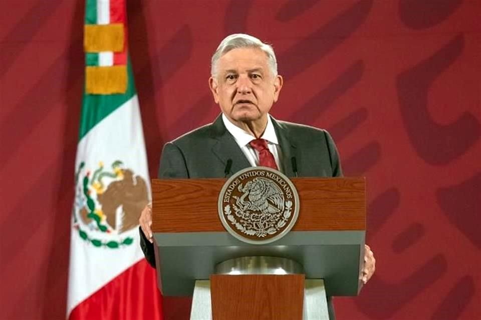 López Obrador dijo que la UIF no revisa las cuentas del ex Mandatario federal pese a las acusaciones contra García Luna.