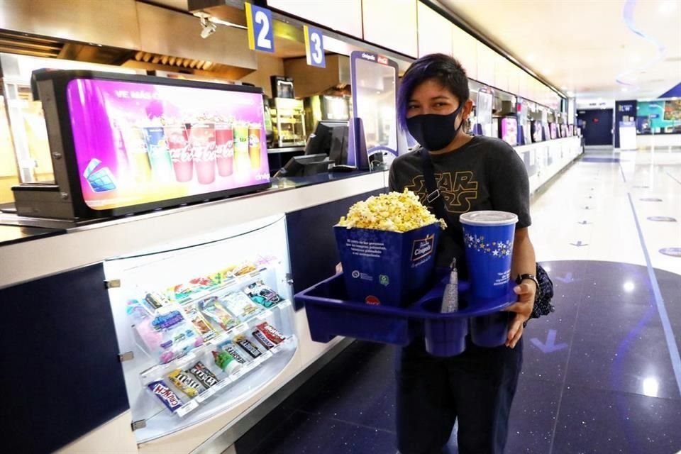 Para aumentar la asistencia en las salas de cine, los estrenos que se realicen lo harán en jueves.