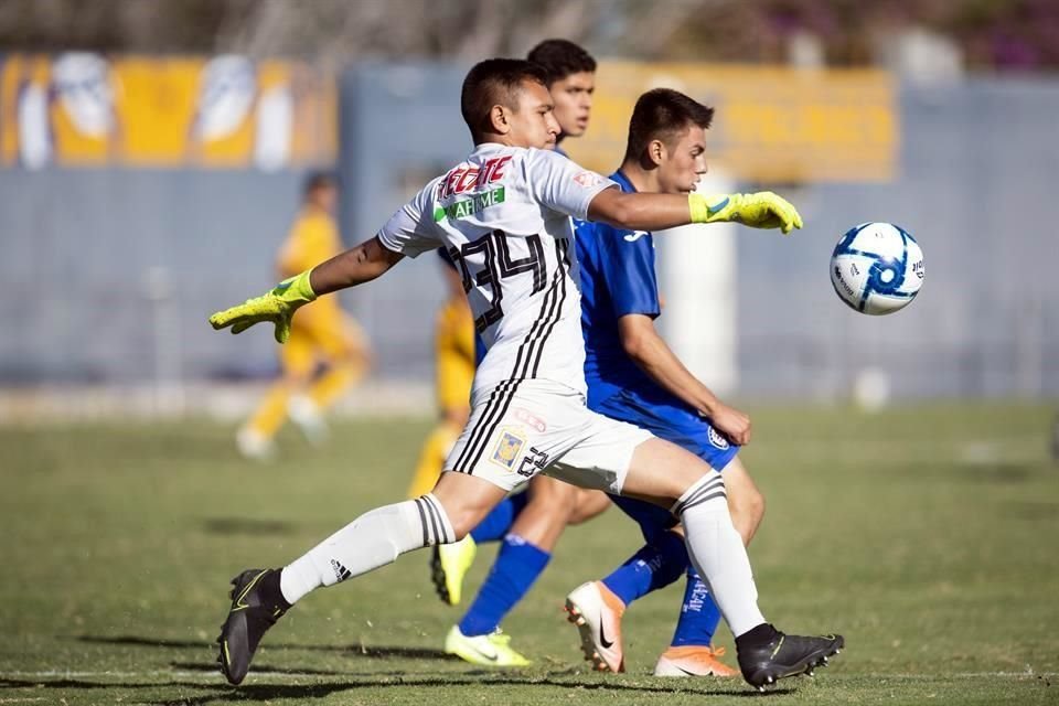 Zahir García, de 17 años, sería la opción para el arco de Tigres ante Toluca.