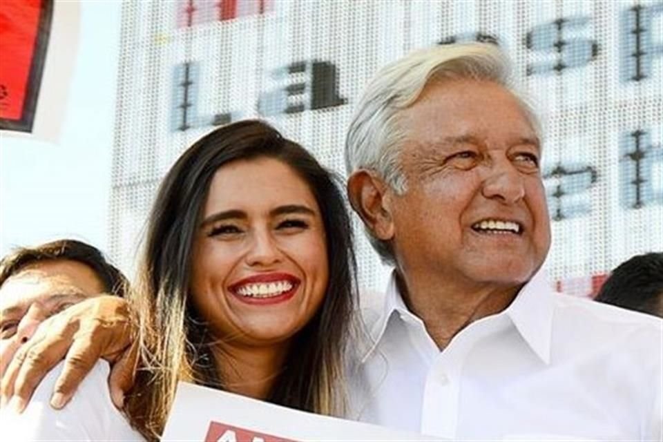 Paloma Rachel Aguilar Correa y Andrés Manuel López Obrador.