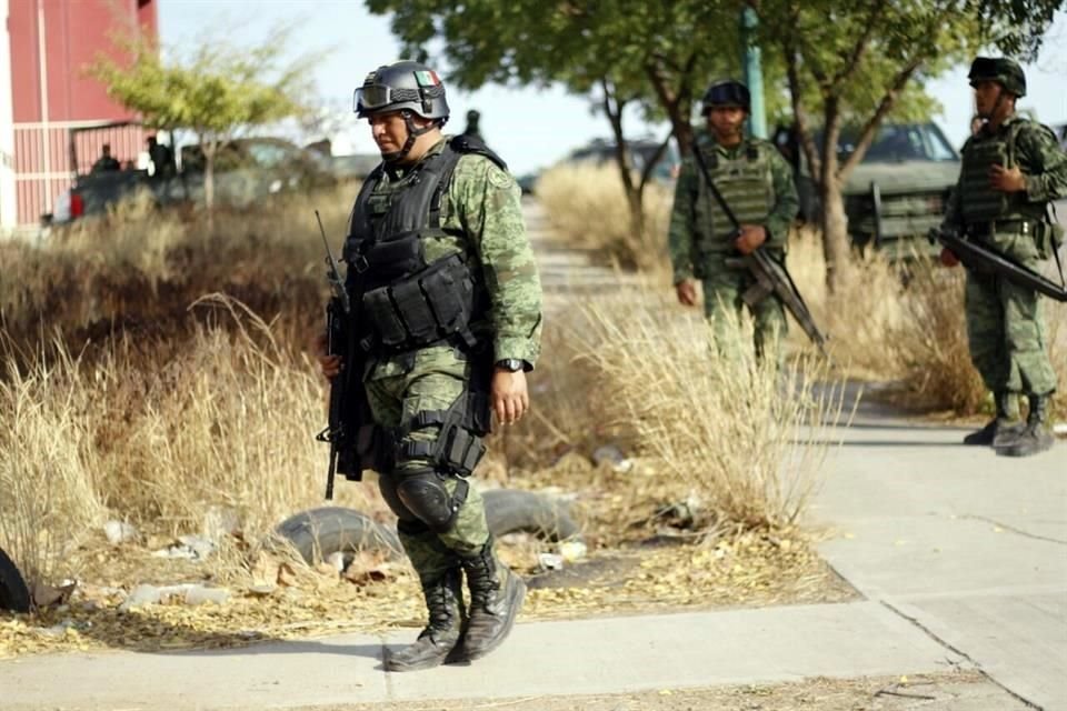 El Gobierno de AMLO ha usado a más militares en tareas de seguridad que las administraciones de Peña o Calderón, alerta Amnistía Internacional.