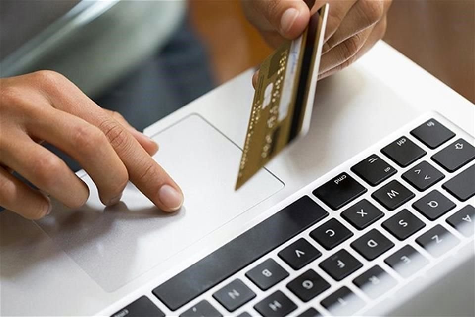 Servicios financieros, e-commerce, compras en línea, ciberseguridad, tarjeta de crédito.