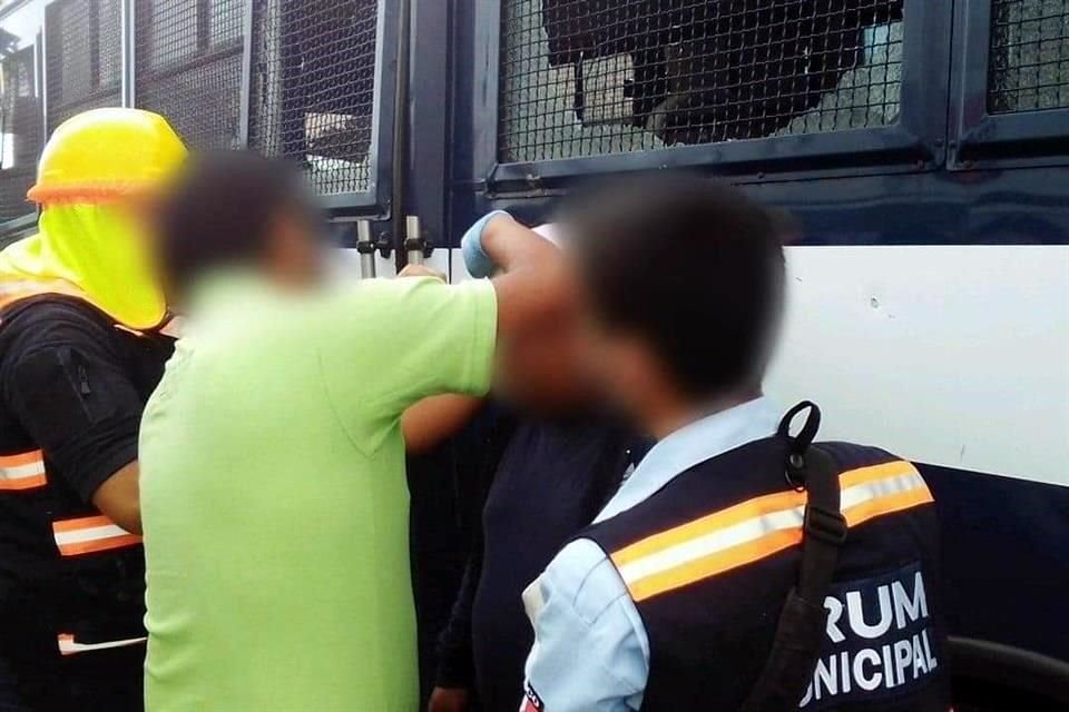 Normalistas señalaron a este medio que las fuerzas de seguridad intentaron desalojar la Normal y fueron agredidos cuando realizaban una actividad para la liberación de nueve 'presos políticos'.