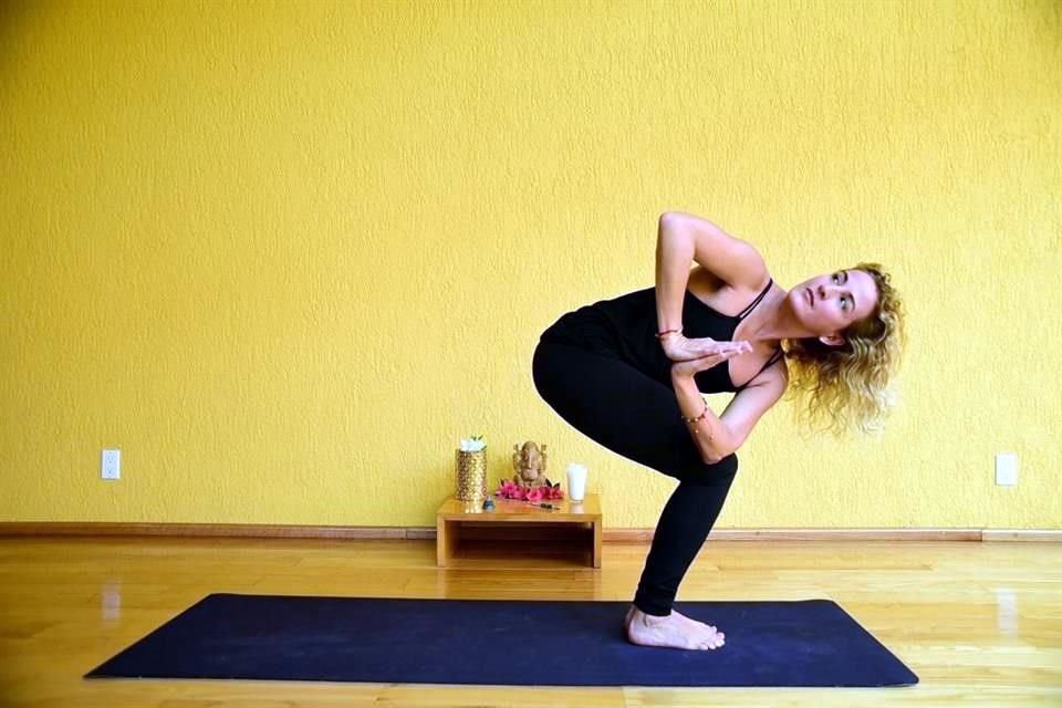 Sophie Soto es maestra certificada en yoga con más de 22 años de experiencia.