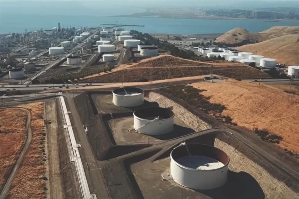 La empresa Phillips 66 planea transformar su refinería de San Francisco en la planta de combustibles renovables más grande del mundo: Rodeo Renewed.