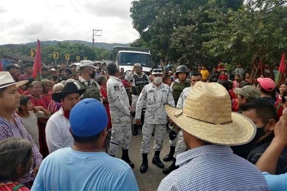 Los agentes fueron liberados tras la intervención de un representante de la Secretaria General de Gobierno de Oaxaca.