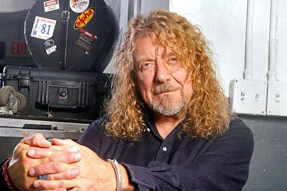 El ex vocalista de Led Zeppelin, Robert Plant, es fan del futbolista mexicano Ral Jimnez, quien juega en su equipo favorito.