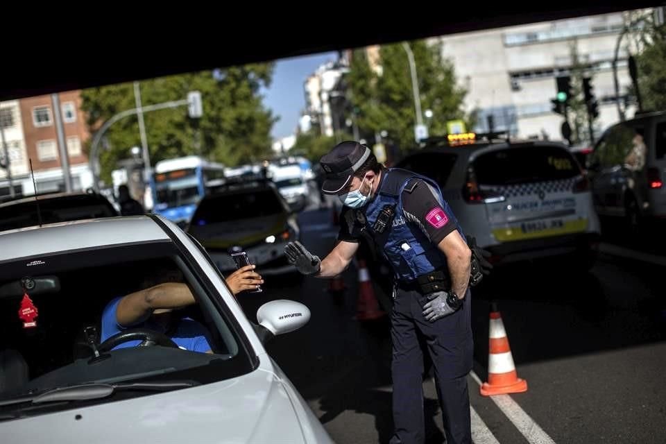 La Policía se limitará a informar en los primeros días, pero podrá sancionar posteriormente si los ciudadanos no cumplen las medidas.
