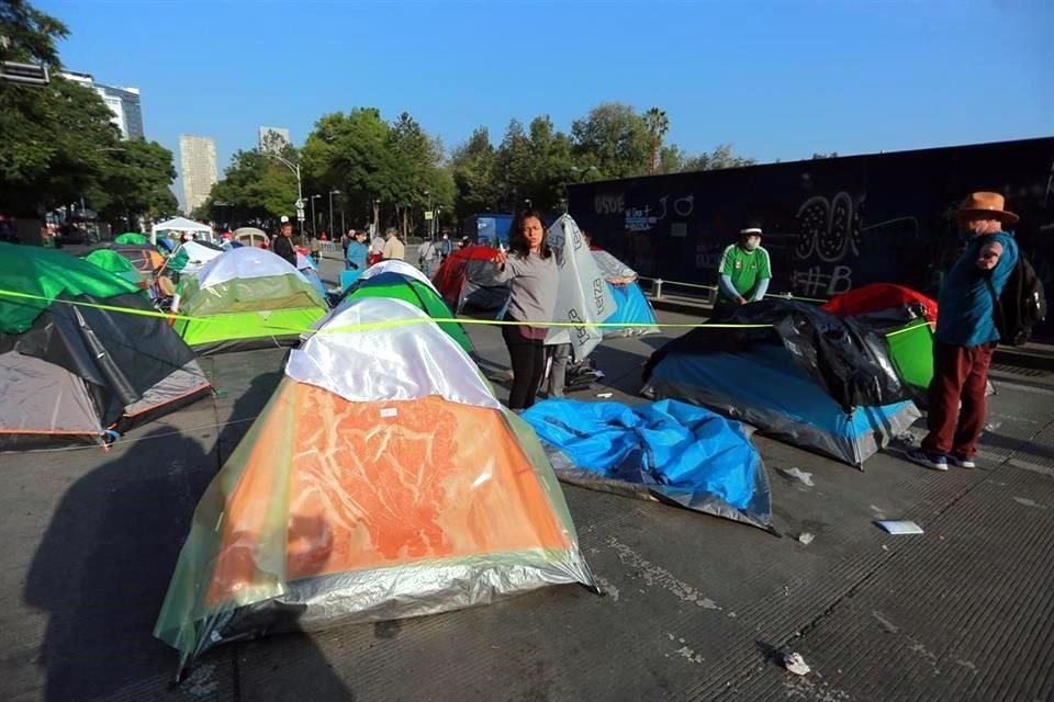 El Presidente López Obrador retó a los patrocinadores de Frena a acampar en el Zócalo capitalino.