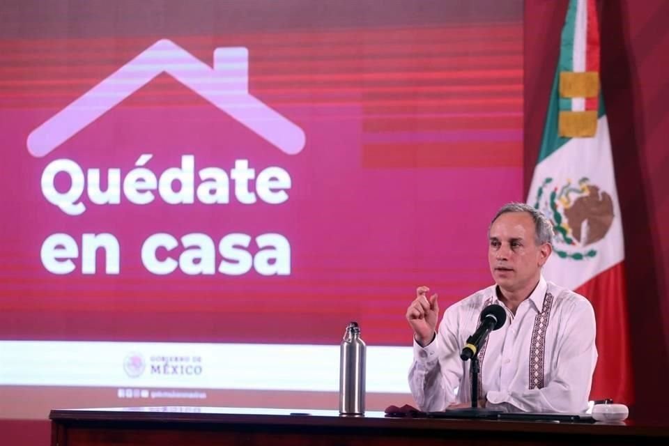 Hugo López-Gatell, subsecretario de Prevención y Promoción de la Salud,  en conferencia de prensa en Palacio Nacional.
