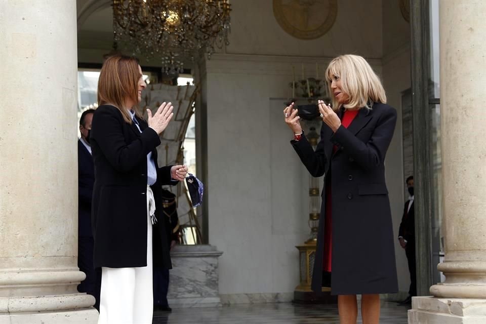 Beatriz Gutiérrez Müller informó que se encontraba en París, donde se reunió con Brigitte Macron, esposa del Presidente de Francia.