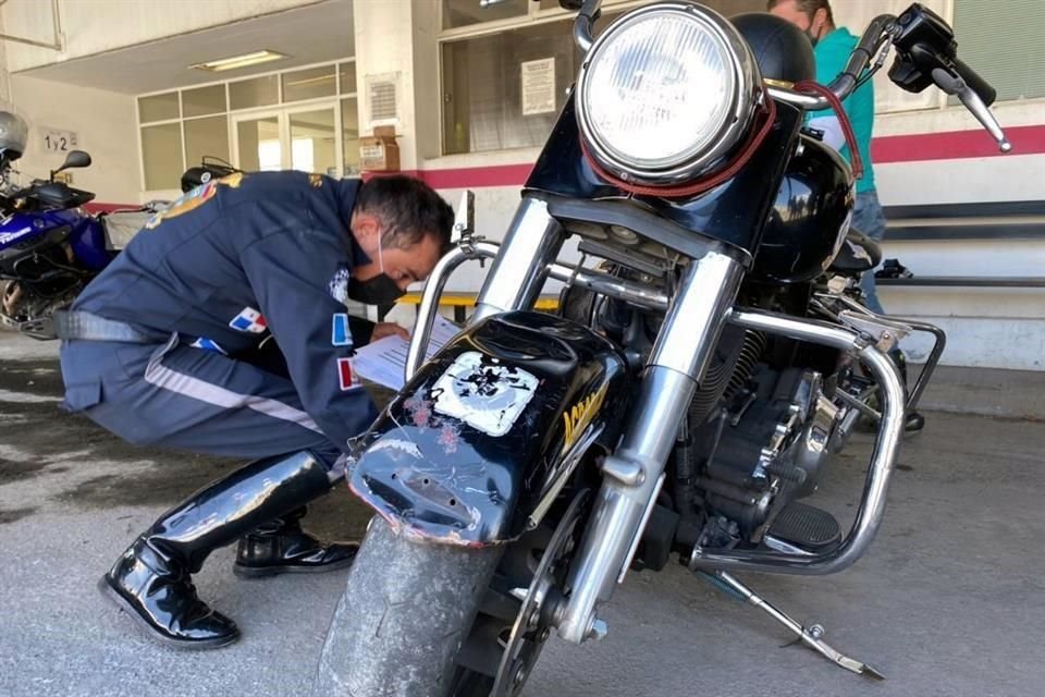Para obtener su licencia, los motociclistas serán evaluados con una revisión físico-mecánica de la moto, revisar el uso correcto del casco, prueba de pericia y control en un circuito cerrado, además de un examen teórico.