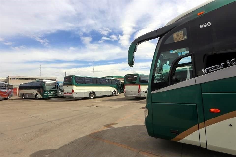 En México el 53% de autobuses que circulan exceden los 15 años de antigüedad permitido por ley, lo que pone en riesgo seguridad de viajeros.