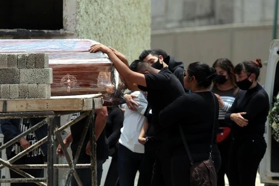 La bandera será izada a media asta durante esos tres días.