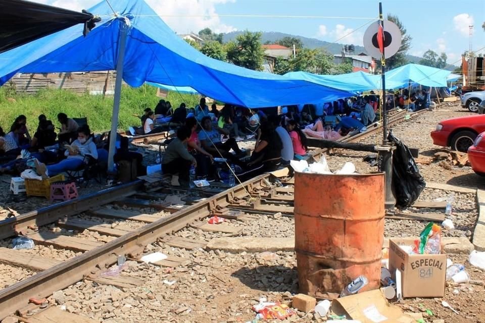 A casi un mes de que la CNTE mantiene bloqueadas vías del Tren en Michoacán, se reportan pérdidas de alrededor de 22 mmdp, según Concamin.