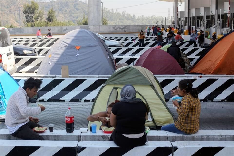 Diputados aprobaron penas de hasta 7 años de prisión a quienes tomen las casetas de cobro con fines de lucro.