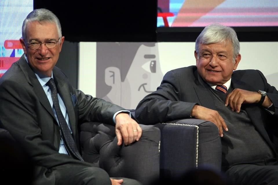 El Presidente Andrés Manuel López Obrador junto al empresario Ricardo Salinas Pliego, Presidente de Grupo Salinas.