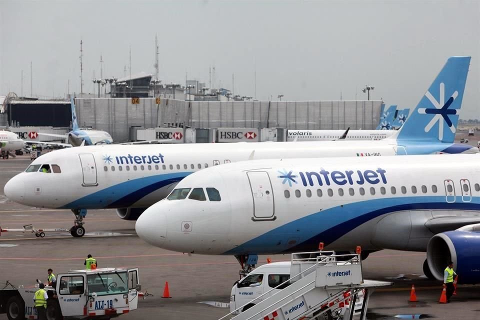 Interjet canceló vuelos porque sus aviones están en mantenimiento y no pagó combustible.
