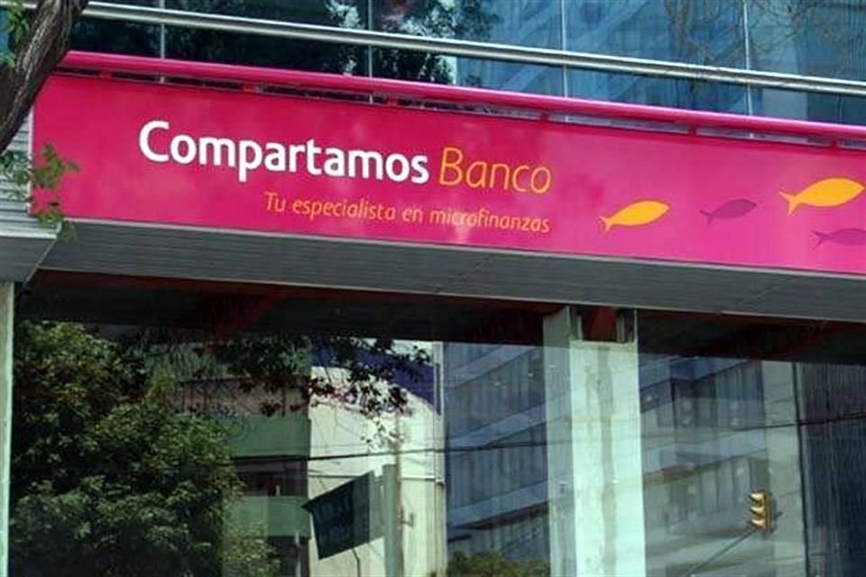 Uno de los principales costos de los bancos es el pago a las compañías dedicadas a trasladar dinero, señaló Compartamos Banco.